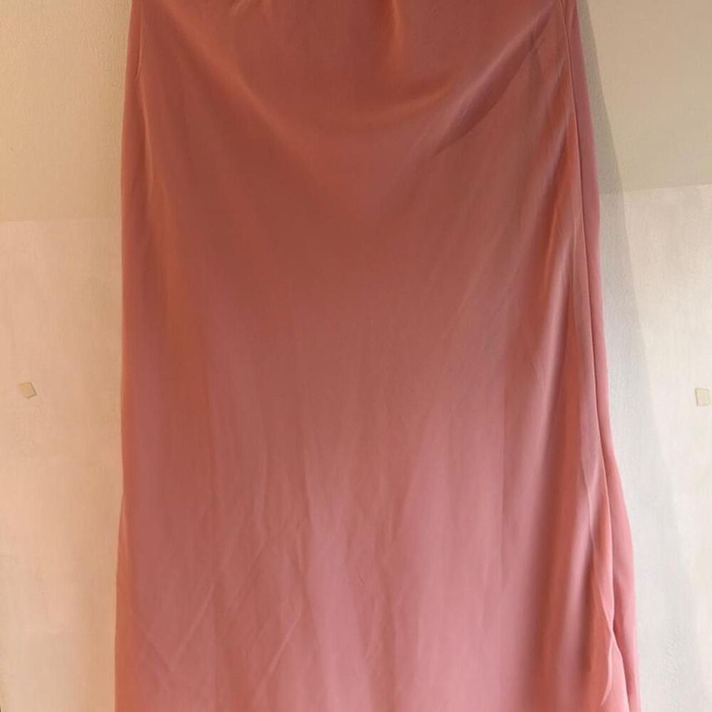 VII Show pink maxi skirt with flowy design